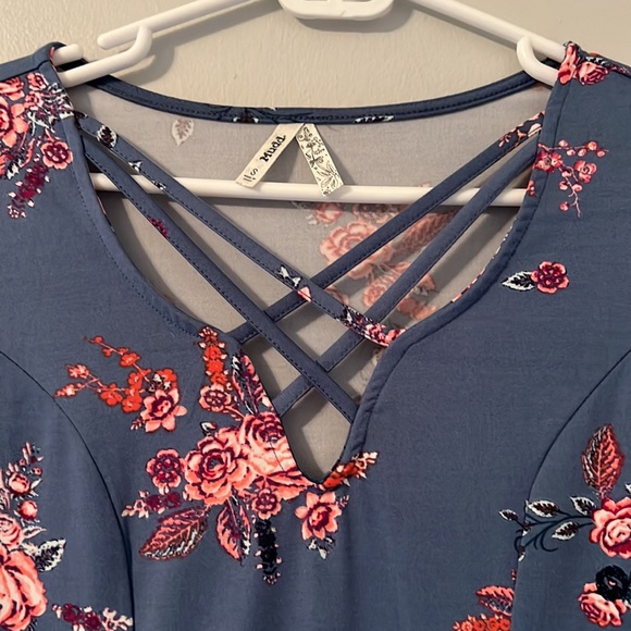 Never Worn dress, size small, great condition - Picture 2 of 4